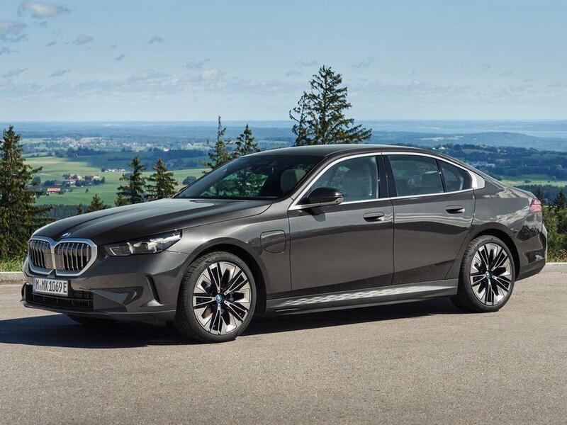 Расход топлива BMW 5-Series (G60) 2 АКПП 8 188 л.с. 8 поколение фото