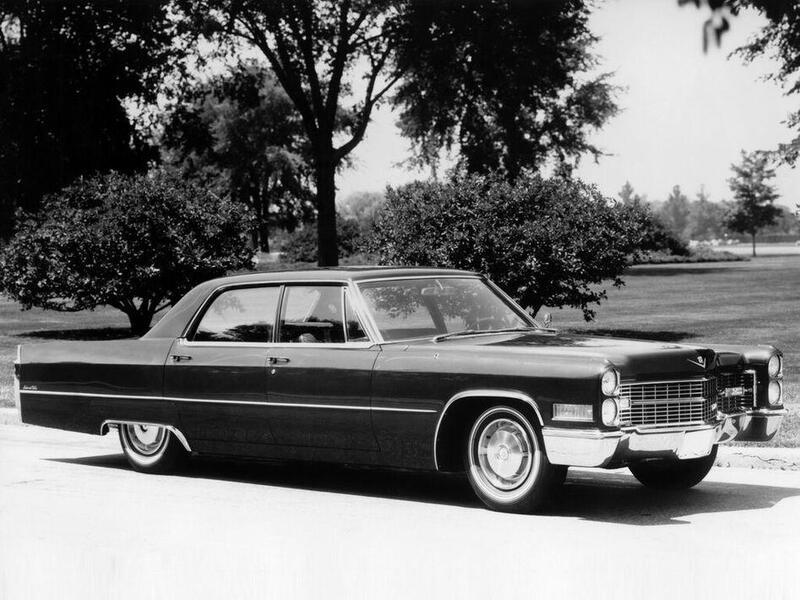 Расход топлива Cadillac DeVille (Series 683) 7 АКПП 3 308 л.с. фото