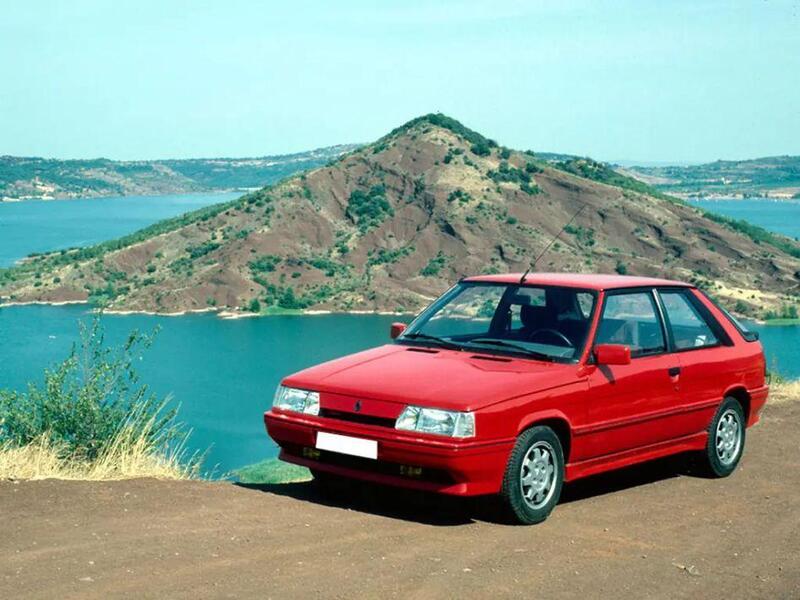 Расход топлива Renault 11 1.4 МКПП 5 115 л.с. фото