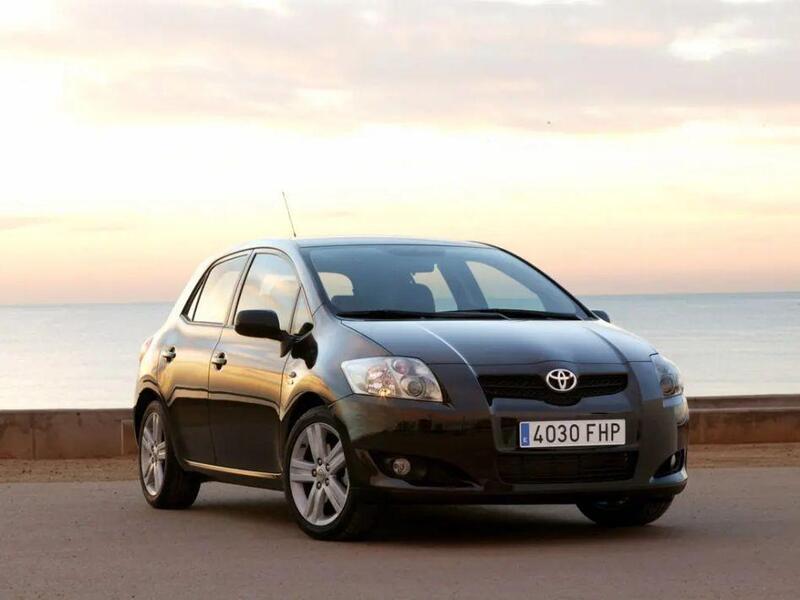 Расход топлива Toyota Auris (E150) 1.6 РКПП 6 132 л.с. фото