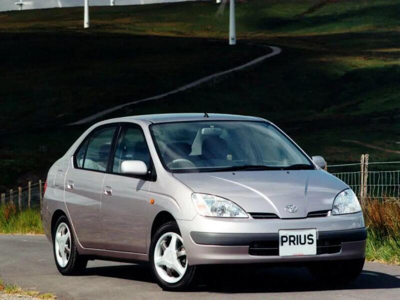 Расход топлива Toyota Prius (NHW10) 1.5 Вариатор 58 л.с. фото
