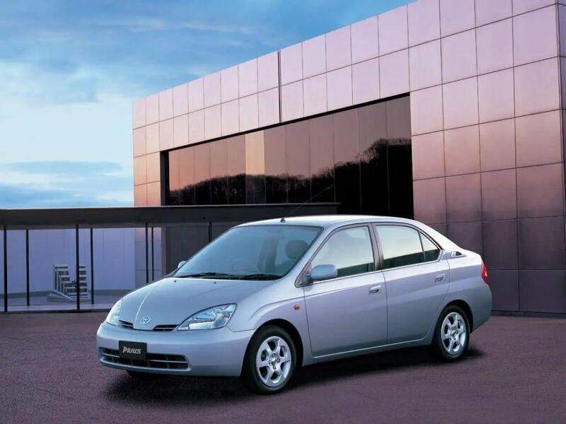 Расход топлива Toyota Prius (NHW11) 1.5 Вариатор 72 л.с. фото