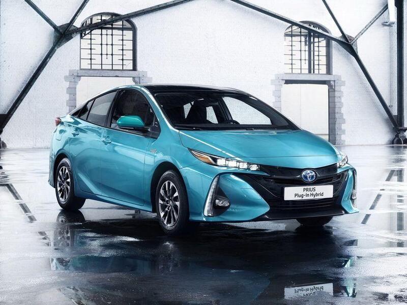 Расход топлива Toyota Prius PHV (XW50) 1.8 Вариатор 98 л.с. фото